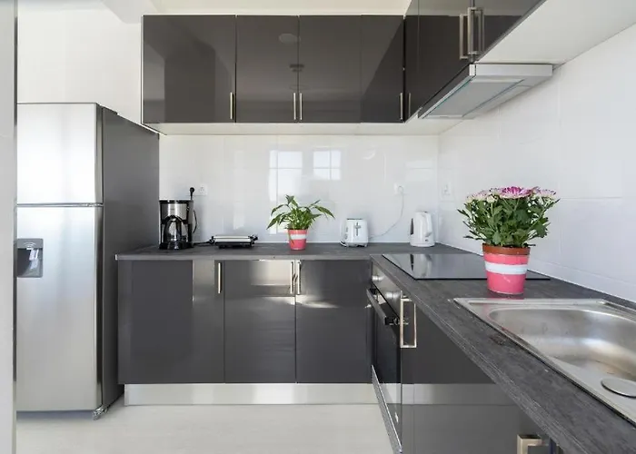 Moreira's Past3 Affittacamere