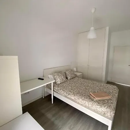 Moreira's Past3 Konukevi