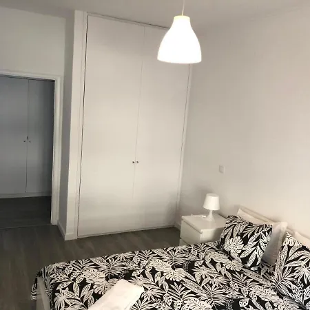 Konukevi Moreira's Past3