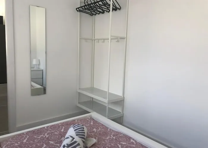 Πανσιόν Moreira's Past3