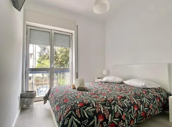 Πανσιόν Moreira's Past3